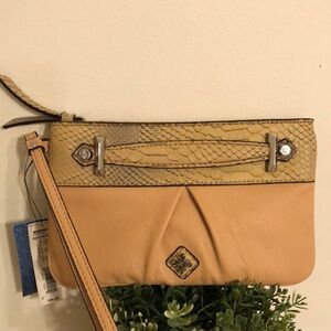NWT Simply Vera Vera Wang Tan Clutch with Snakeskin Accent H 5.5” X W 9”